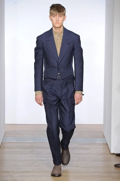 Look 8